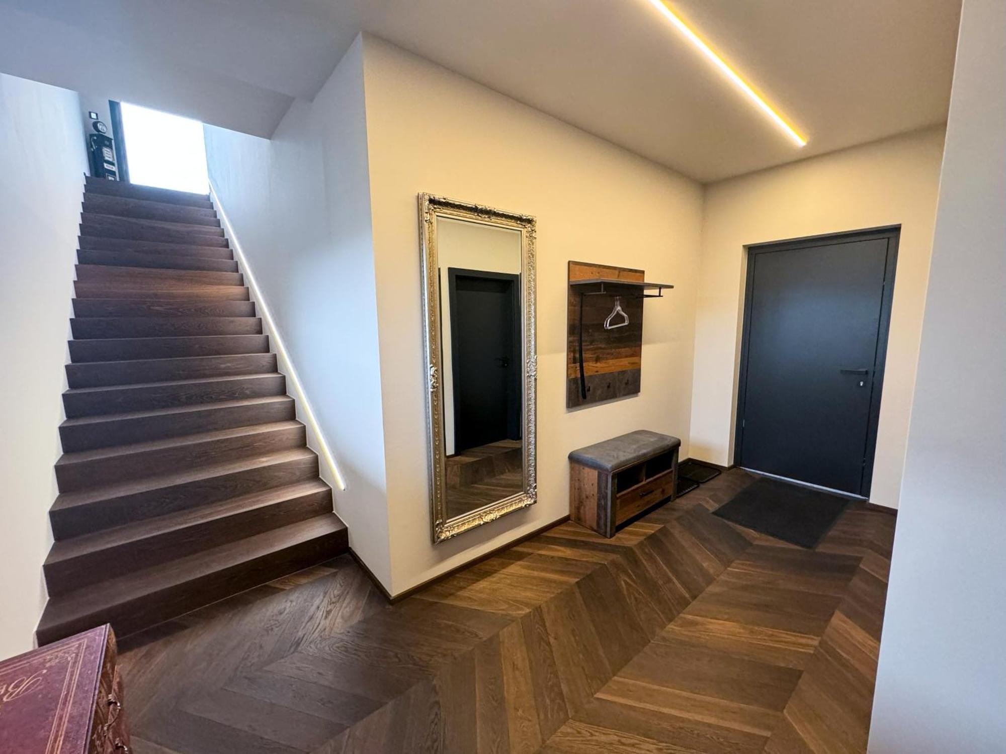 Luxus-penthouse Mit Weitblick Ueber Apartment