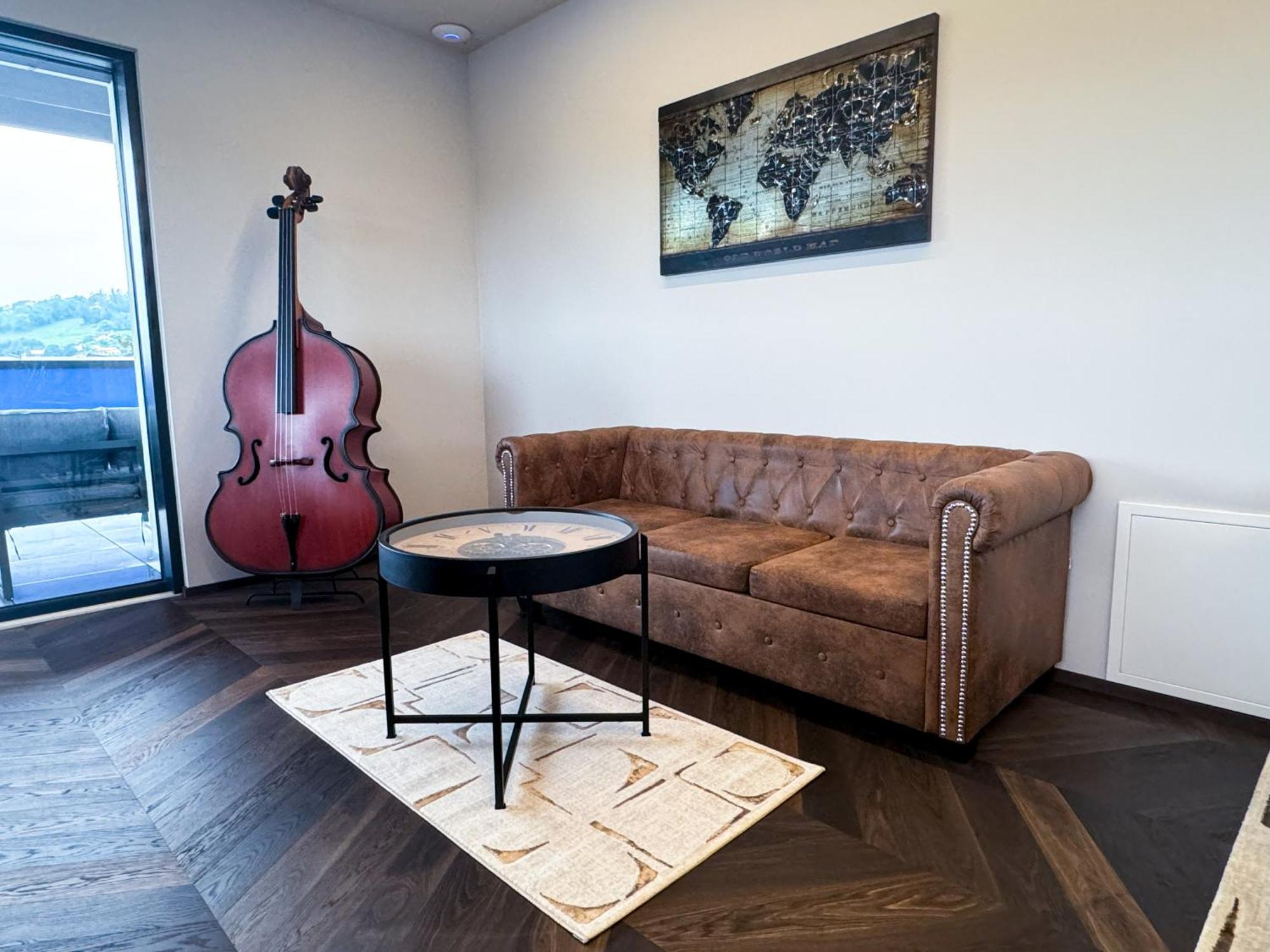 Luxus-penthouse Mit Weitblick Ueber Apartment